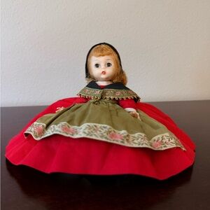 Madame Alexander Doll International Series Sweden